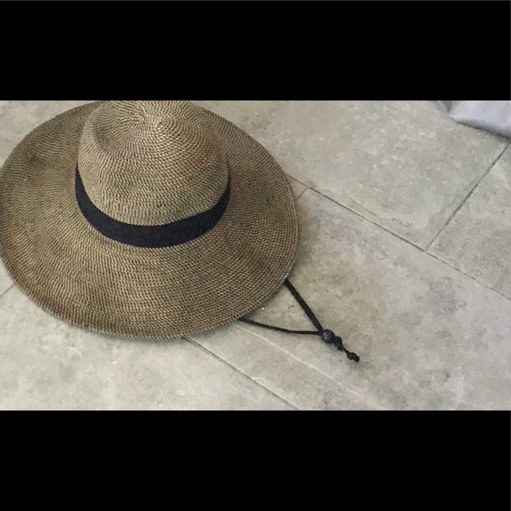 Solar Escape UPF 50+ Wide Brim Sun Hat | Beige & Black | Packable & Adjustable